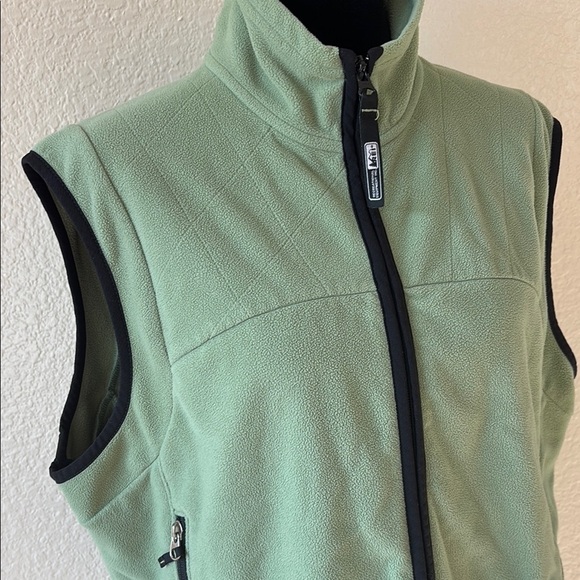 REI Vintage Light Green Light Weight Fleece Pocketed Hiking Turtle Neck Vest - Picture 8 of 13